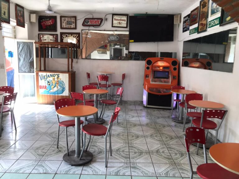 VIEJANOS BAR – photo 4